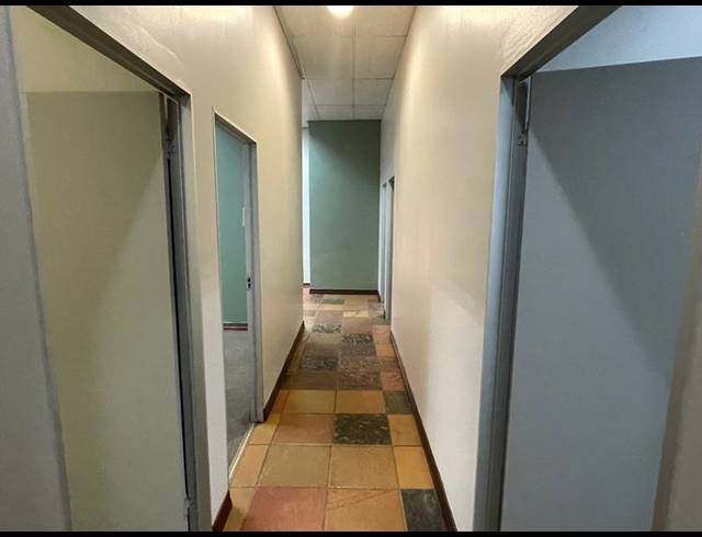 BUSINESS PROPERTY TO RENT IN ELDORAIGNE